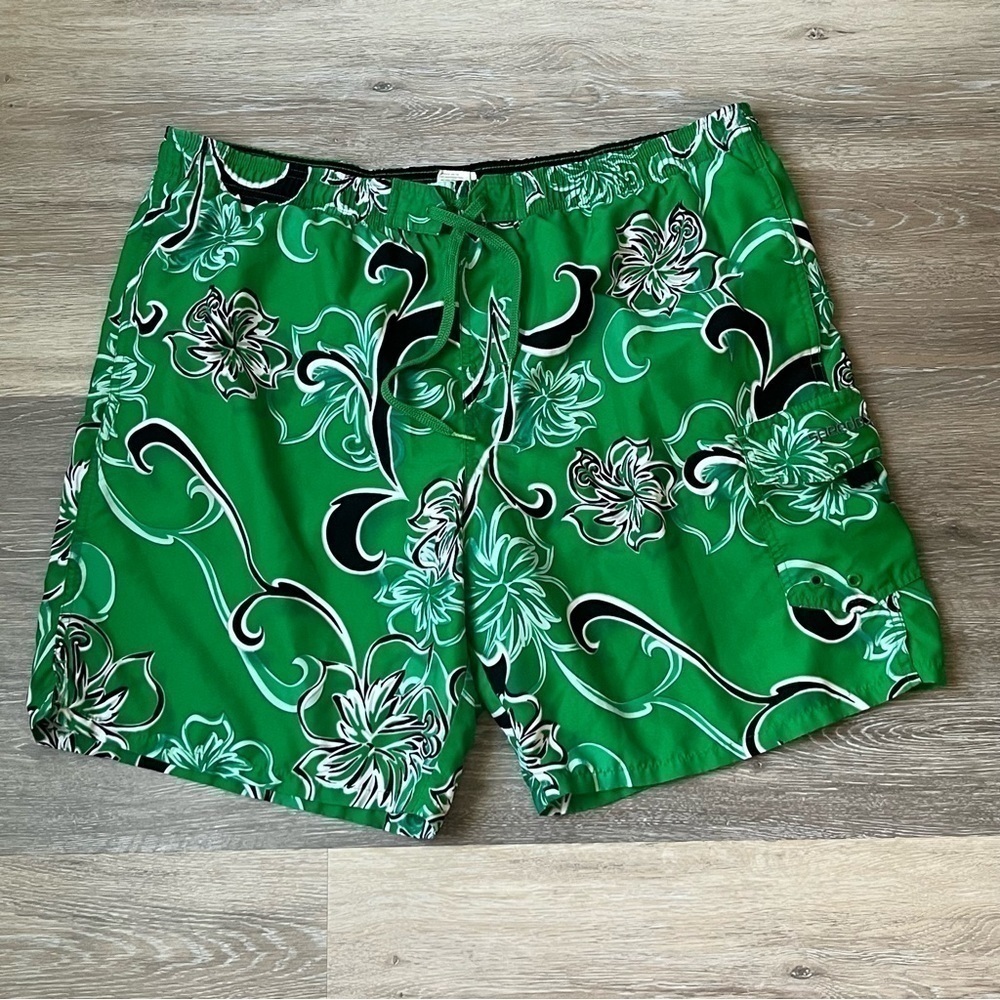 Speedo men’s green & black lined elastic tie waist board short trunks, large.